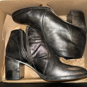 Nora Zip Short Frye Boots